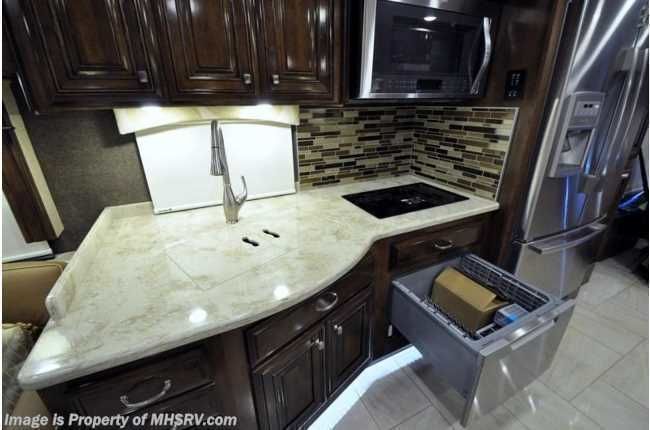 Photo 14 - 2016 Thor Class A Motorhome rental photo 16