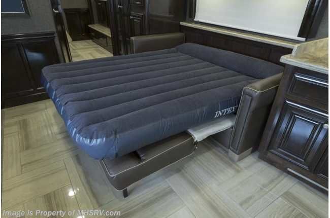 Photo 17 - 2016 Thor Class A Motorhome rental photo 19