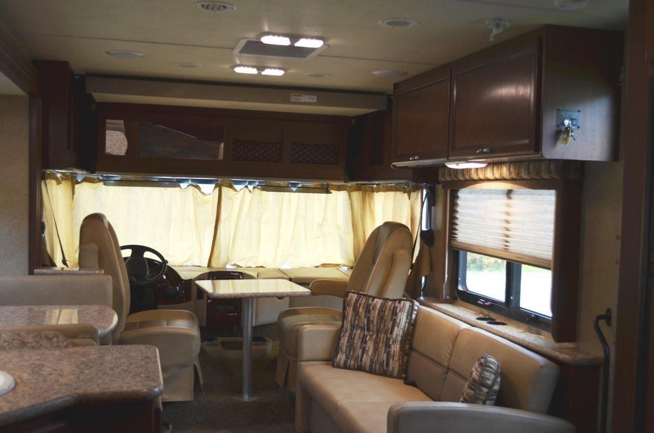 Photo 2 - 2015 Thor Class A Motorhome rental photo 4