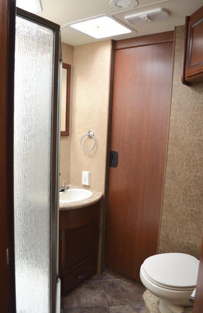 Photo 5 - 2015 Thor Class A Motorhome rental photo 7