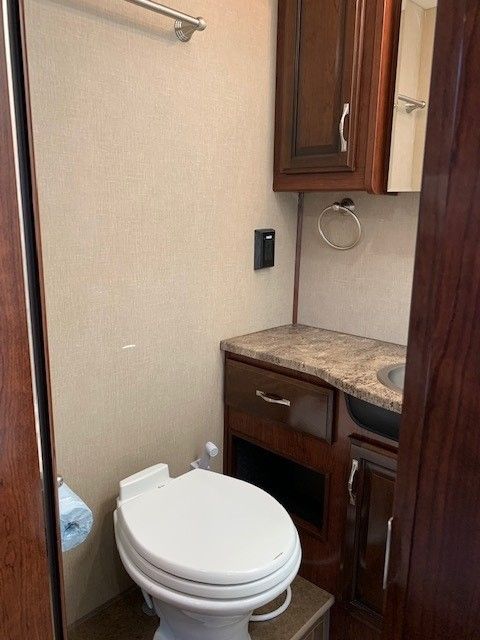 Photo 6 - 2018 Fleetwood Class A Motorhome rental photo 7