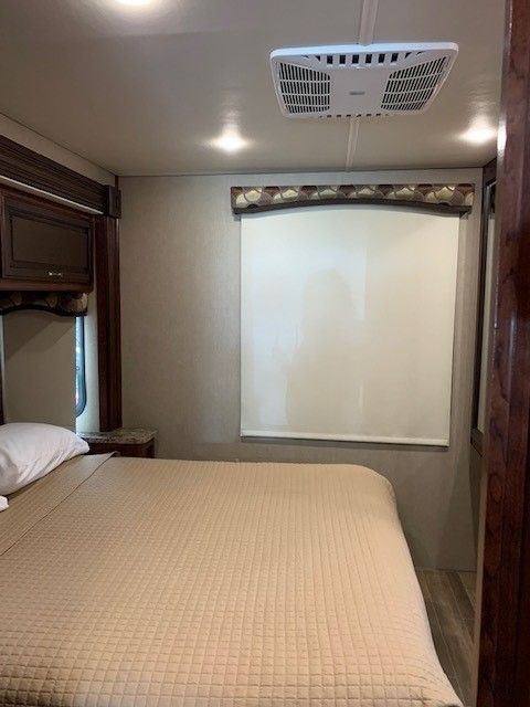 Photo 7 - 2018 Fleetwood Class A Motorhome rental photo 8