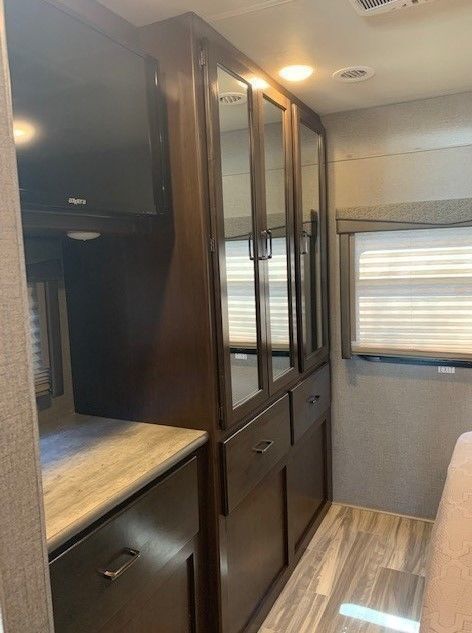 Photo 6 - 2020 Thor Class A Motorhome rental photo 8