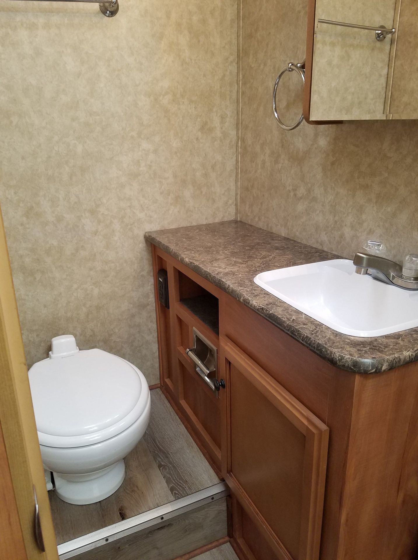 Photo 2 - 2013 Fleetwood Class C Motorhome rental photo 4
