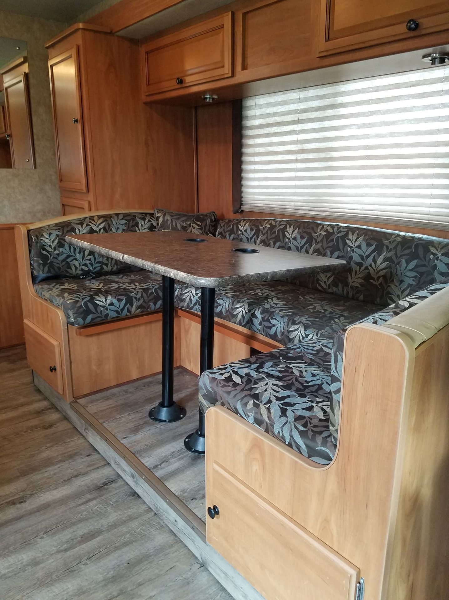 Photo 6 - 2013 Fleetwood Class C Motorhome rental photo 8