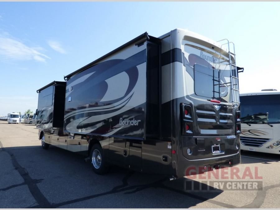 Photo 2 - 2019 Fleetwood Rv Class A Motorhome rental photo 4