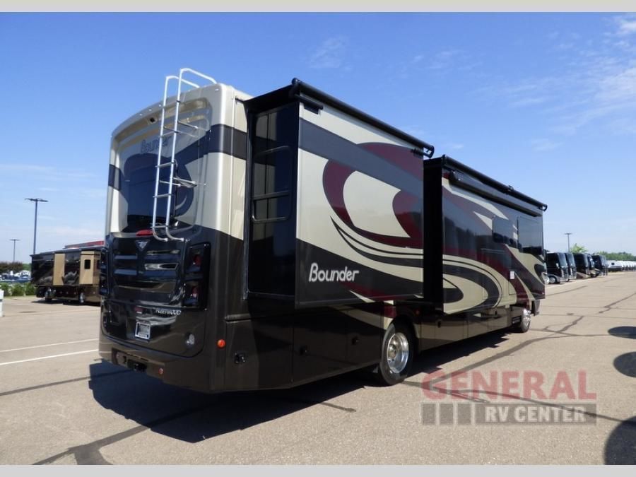 Photo 6 - 2019 Fleetwood Rv Class A Motorhome rental photo 8