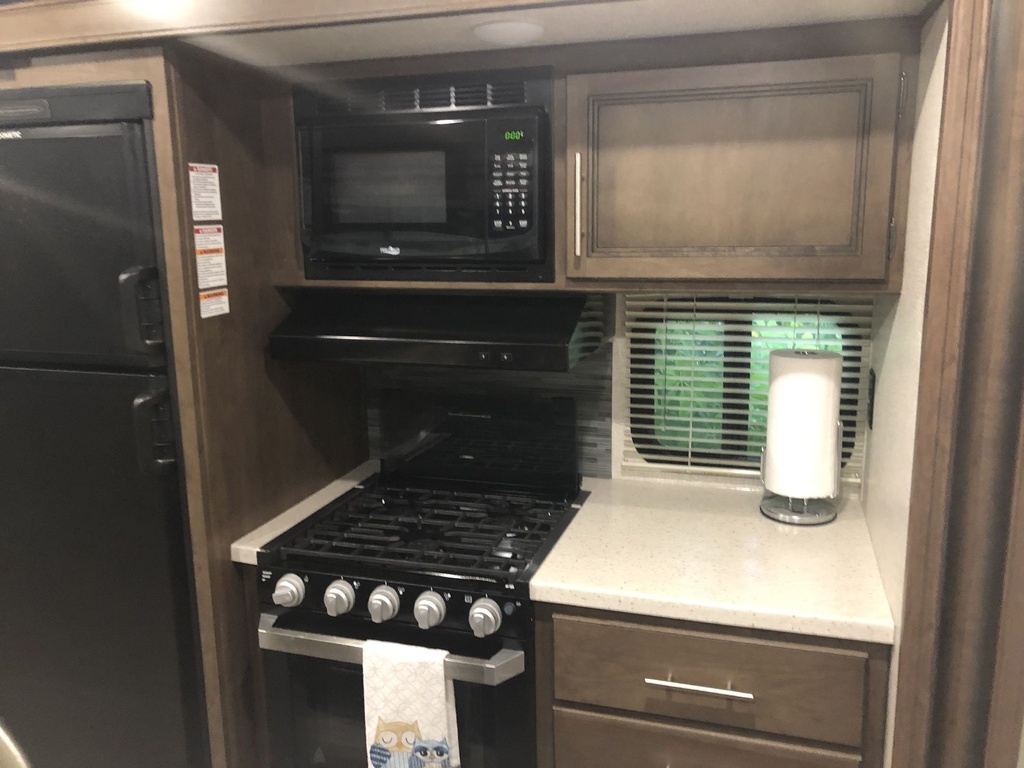Photo 7 - 2020 Keystone Travel Trailer rental photo 9