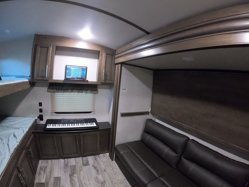 Photo 15 - 2020 Keystone Travel Trailer rental photo 17