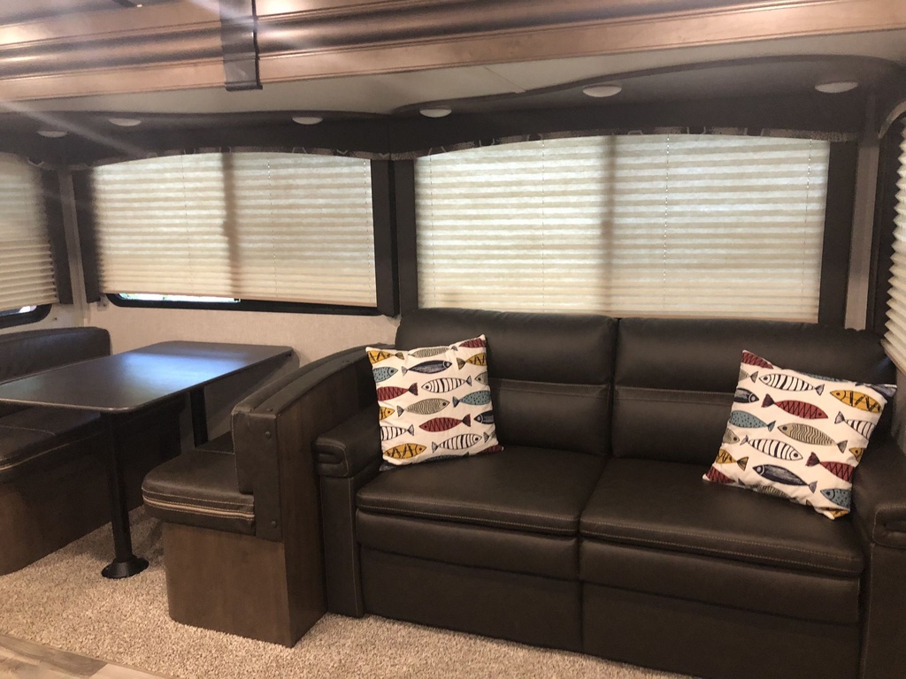 Photo 17 - 2020 Keystone Travel Trailer rental photo 19