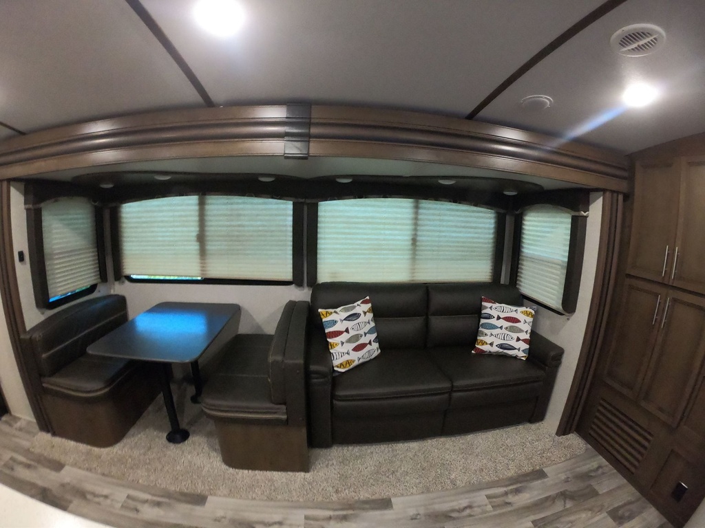 Photo 18 - 2020 Keystone Travel Trailer rental photo 20