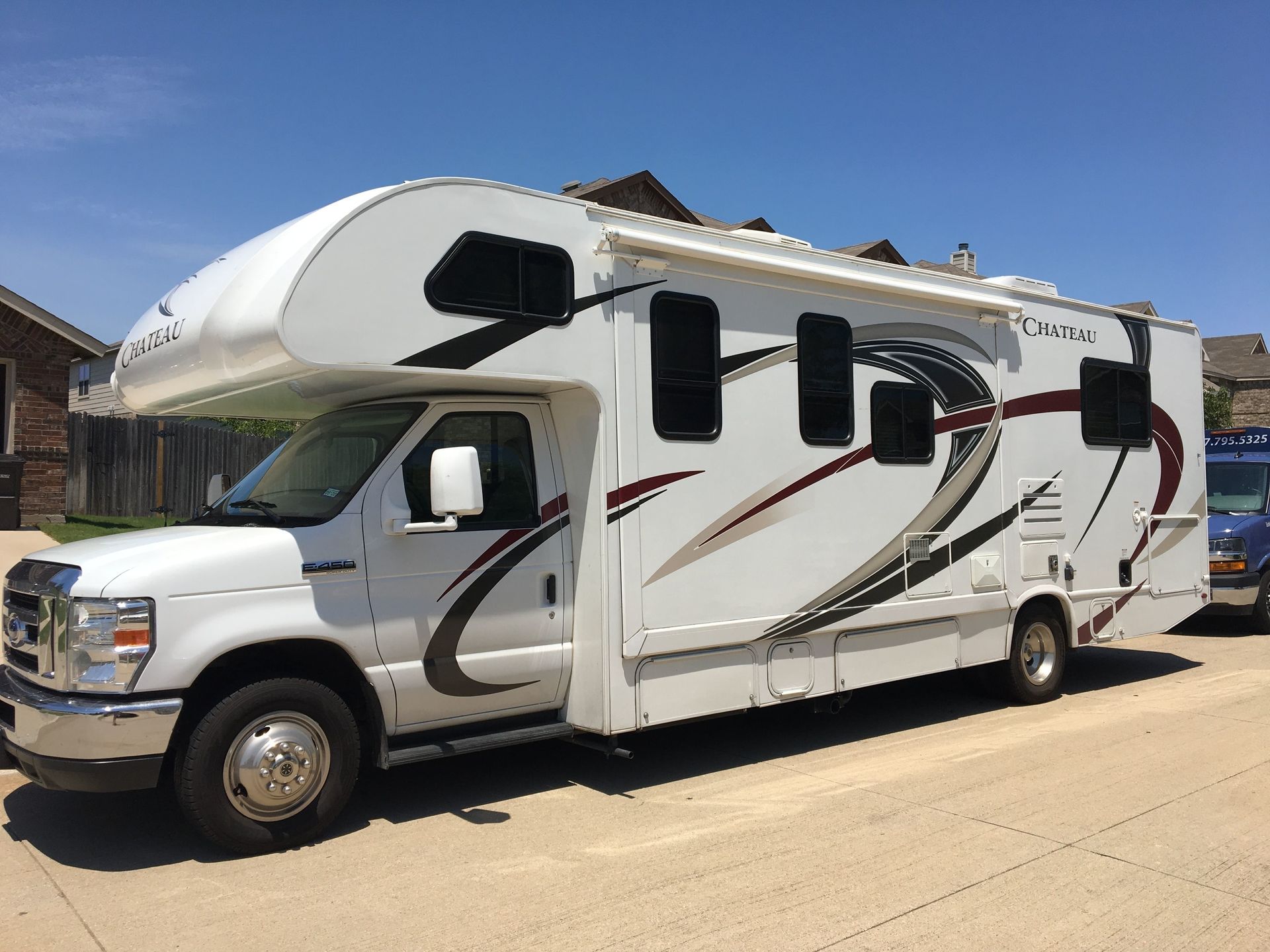 Photo 0 - 2018 Thor Class C Motorhome rental photo 2