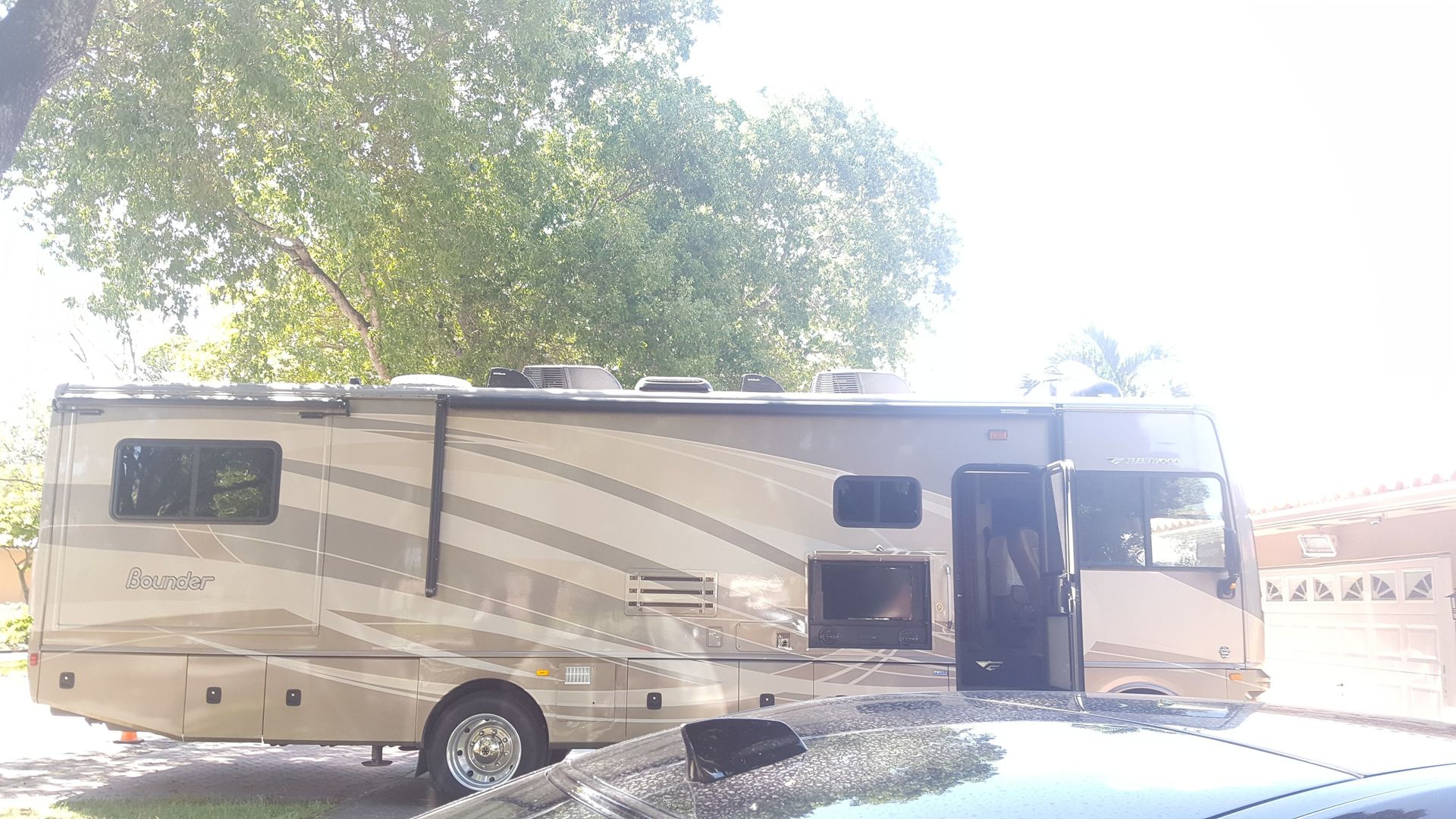 Photo 1 - 2015 Fleetwood Class A Motorhome rental photo 3