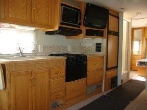 Photo 6 - 2006 Winnebago Class C Motorhome rental photo 8