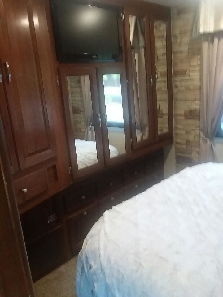 Photo 12 - 2013 Forest River Class A Motorhome rental photo 14