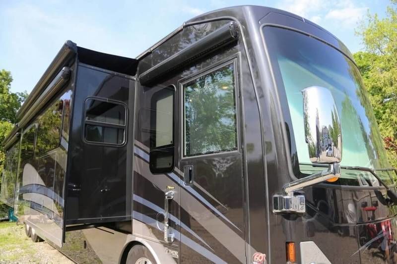 Photo 12 - 2017 Thor Motor Coach Class A Motorhome rental photo 14