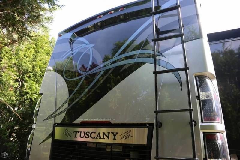 Photo 15 - 2017 Thor Motor Coach Class A Motorhome rental photo 17