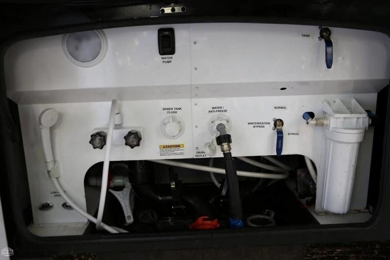 Photo 40 - 2017 Thor Motor Coach Class A Motorhome rental photo 42