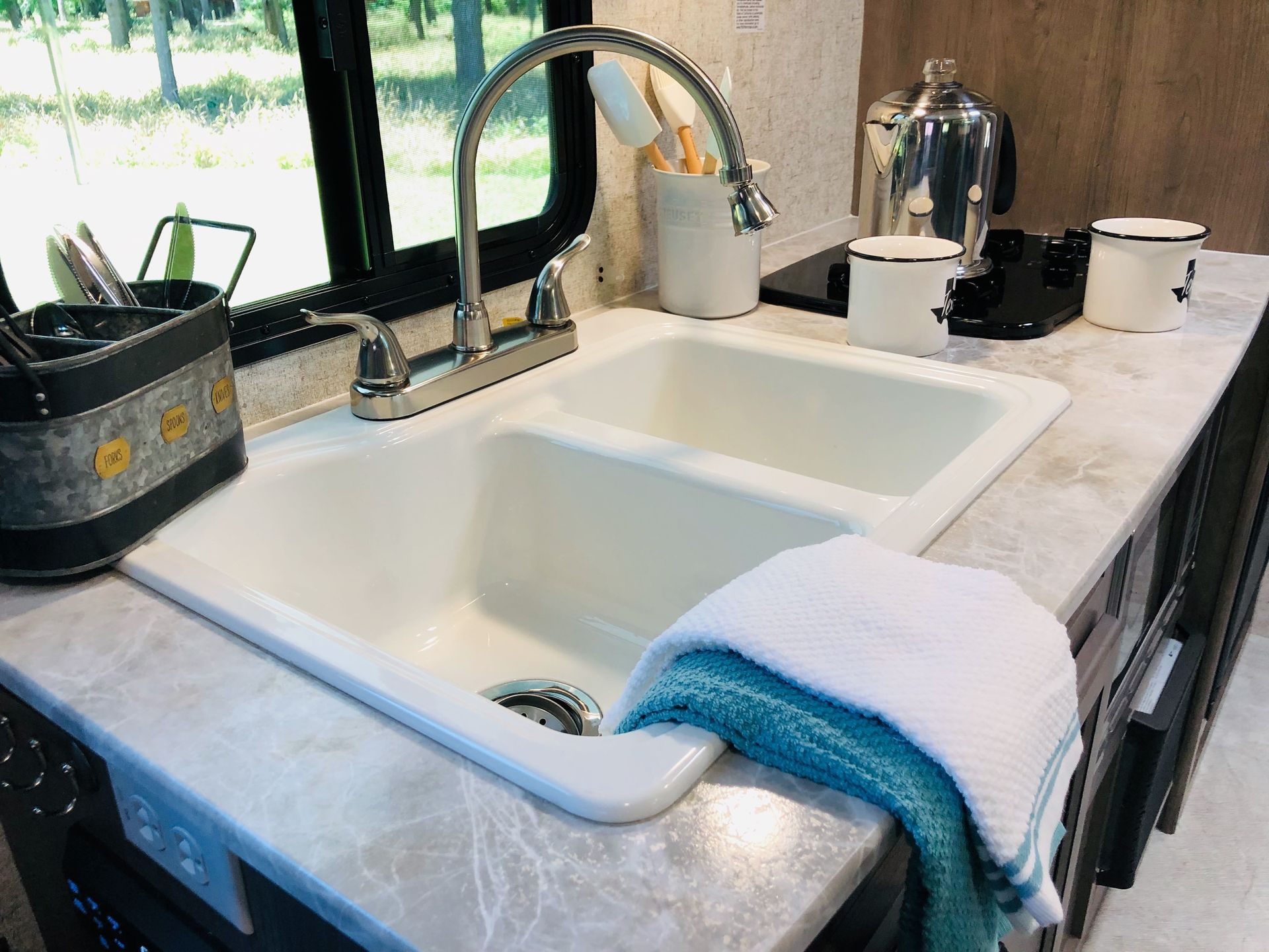 Photo 5 - 2019 Apex Travel Trailer rental photo 7