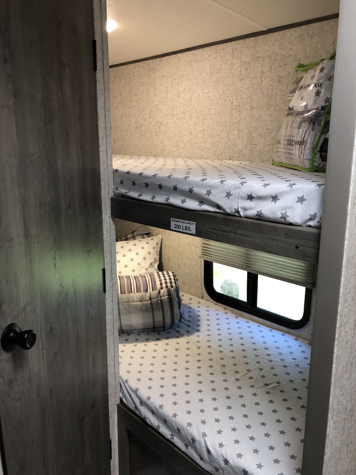 Photo 11 - 2019 Apex Travel Trailer rental photo 13