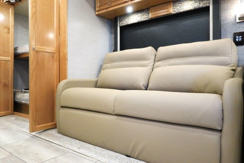 Photo 7 - 2022 Tiffin Class A Motorhome rental photo 9
