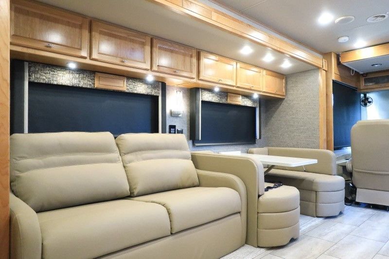 Photo 21 - 2022 Tiffin Class A Motorhome rental photo 23