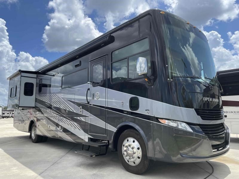 Photo 31 - 2022 Tiffin Class A Motorhome rental photo 33