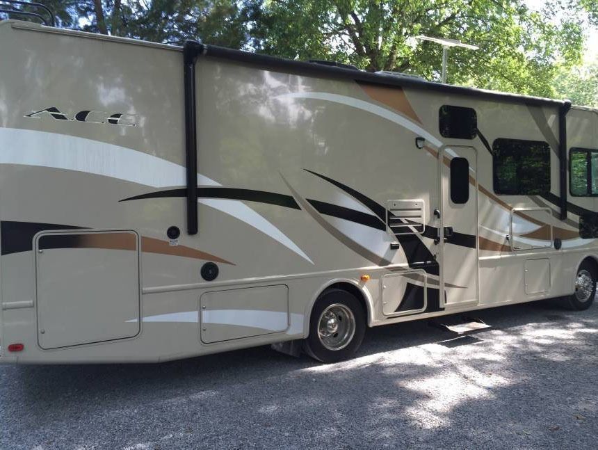Photo 6 - 2015 Thor Class A Motorhome rental photo 8