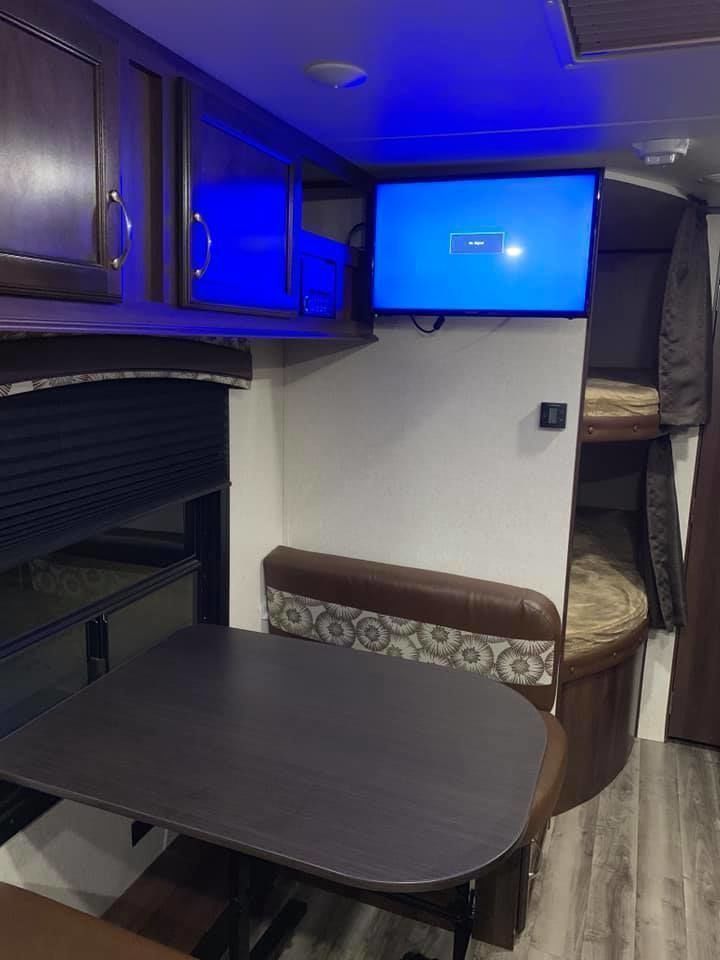 Photo 5 - 2018 Jayco Travel Trailer rental photo 7