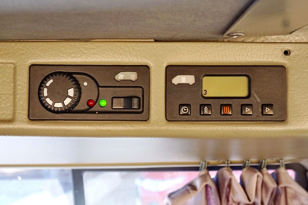 Photo 10 - 1993 Volkswagen Class B Motorhome rental photo 12