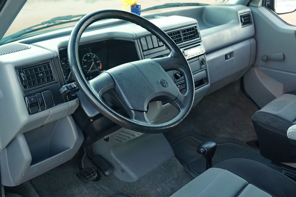 Photo 14 - 1993 Volkswagen Class B Motorhome rental photo 16