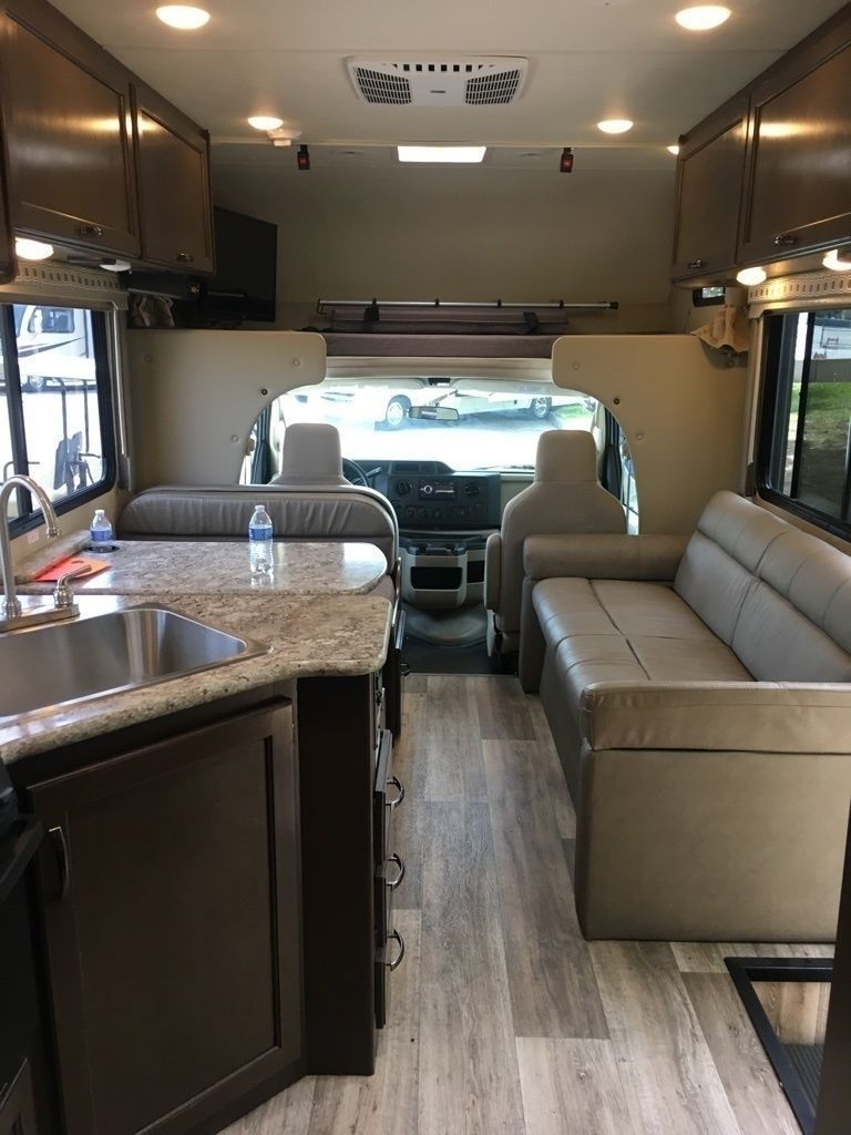 Photo 1 - 2019 Thor Class C Motorhome rental photo 3