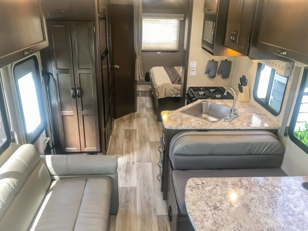 Photo 8 - 2019 Thor Class C Motorhome rental photo 10