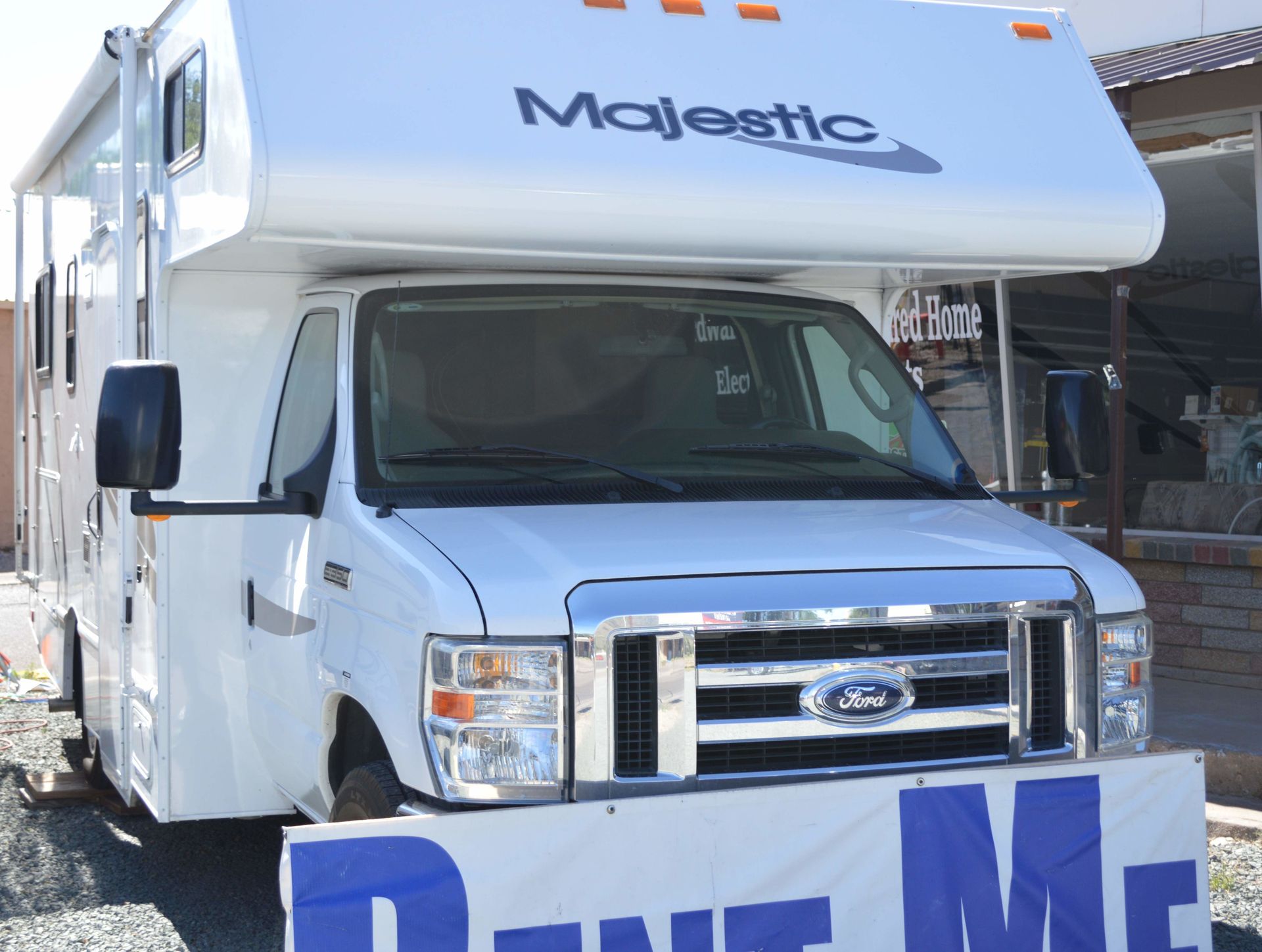 Photo 2 - 2011 Four Winds Class C Motorhome rental photo 4