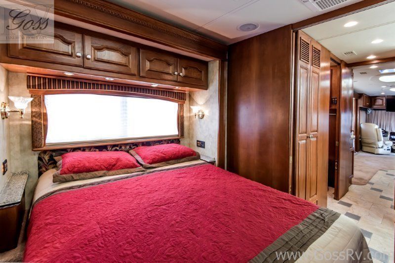 Photo 2 - 2007 Country Coach Class A Motorhome rental photo 4