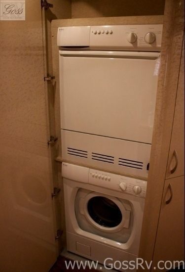 Photo 1 - 2007 Prevost Class A Motorhome rental photo 3