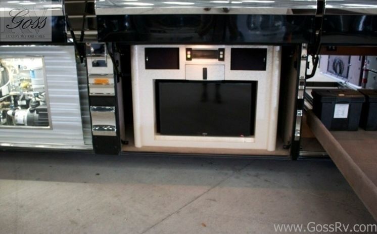 Photo 7 - 2007 Prevost Class A Motorhome rental photo 9