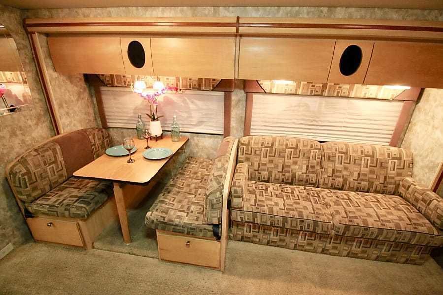 Photo 13 - 2007 Winnebago Class C Motorhome rental photo 15