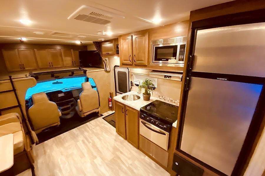 Photo 7 - 2019 Gulf Stream Class C Motorhome rental photo 9