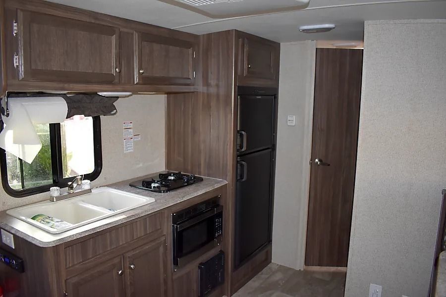 Photo 3 - 2018 Apex Travel Trailer rental photo 5