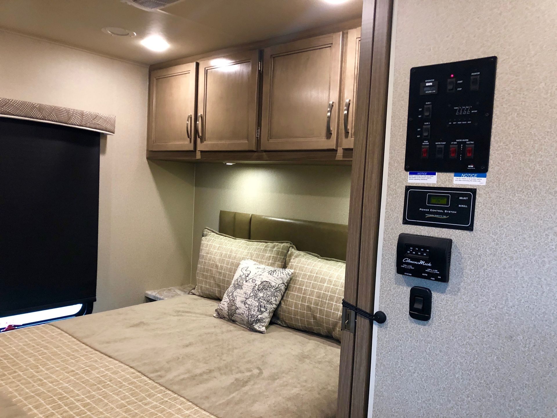 Photo 16 - 2019 Entegra Coach Class A Motorhome rental photo 18