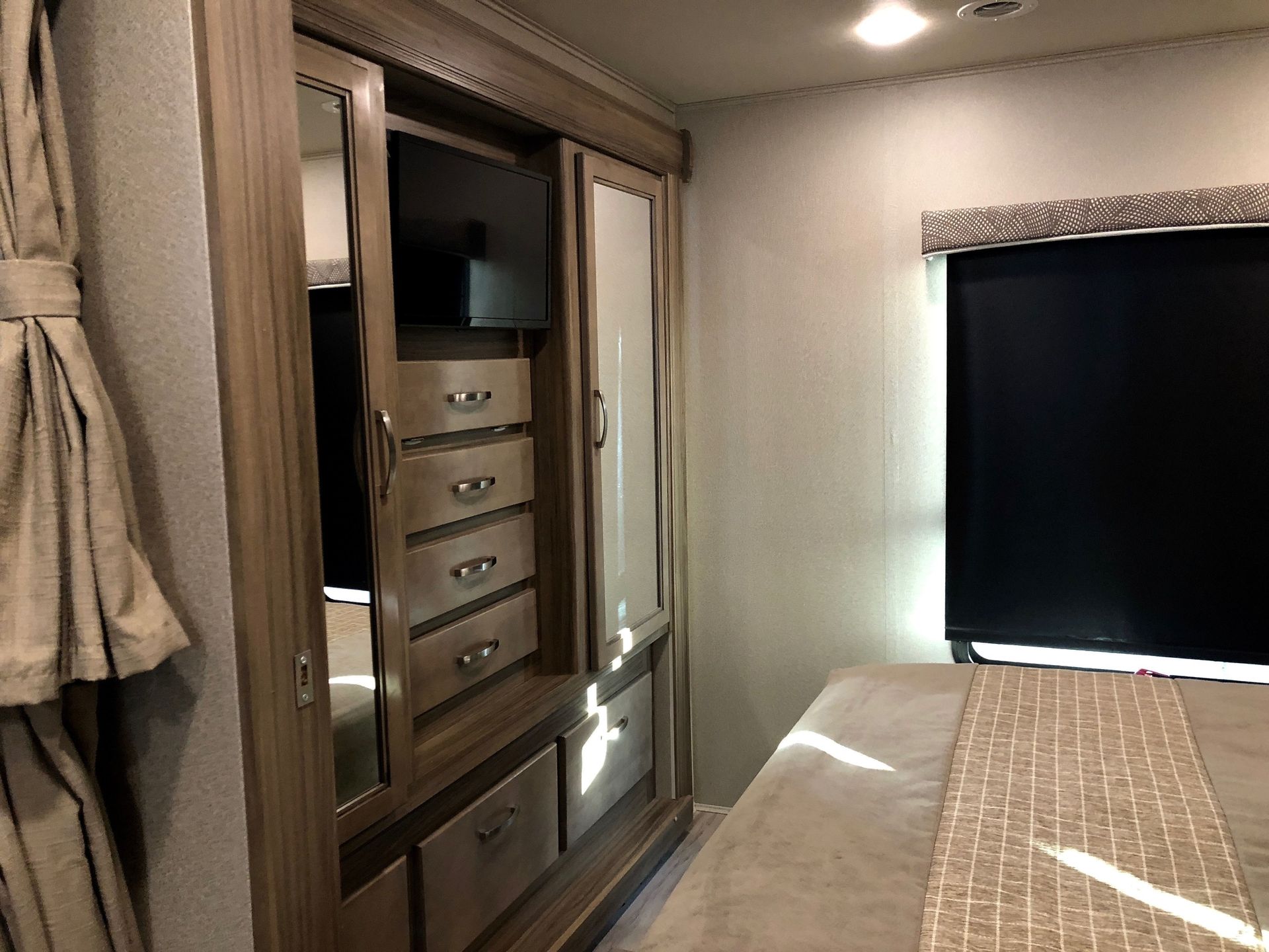 Photo 18 - 2019 Entegra Coach Class A Motorhome rental photo 20