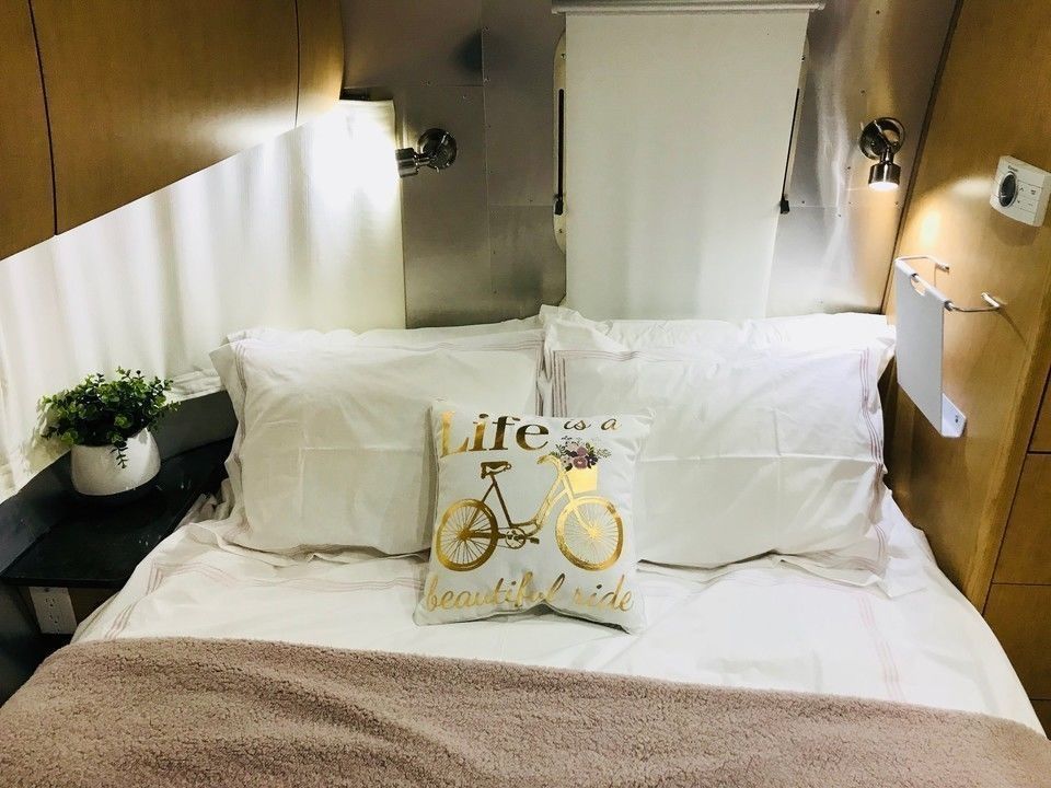 Photo 10 - 2016 Airstream Travel Trailer rental photo 12