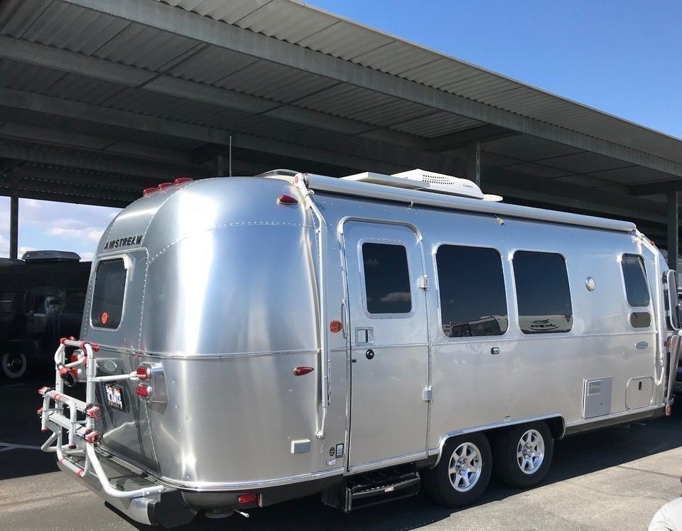 Photo 20 - 2016 Airstream Travel Trailer rental photo 22