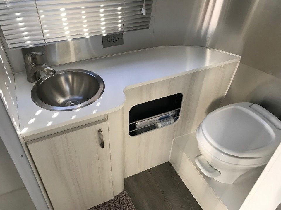 Photo 5 - 2017 Airstream Travel Trailer rental photo 7
