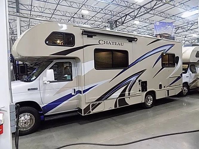 Photo 13 - 2019 Thor Motor Coach Class C Motorhome rental photo 15