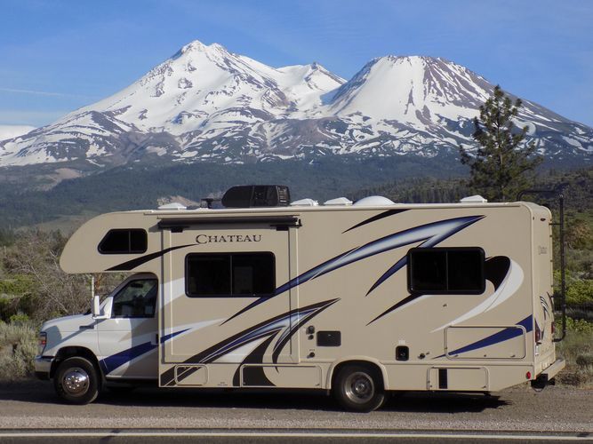 Photo 19 - 2019 Thor Motor Coach Class C Motorhome rental photo 21
