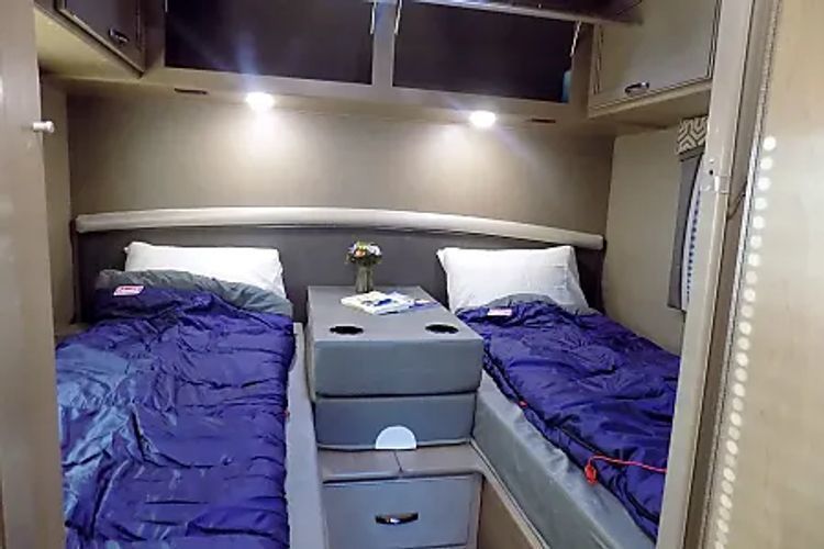 Photo 33 - 2019 Thor Motor Coach Class C Motorhome rental photo 35