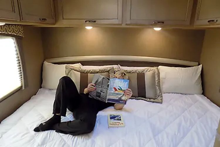 Photo 34 - 2019 Thor Motor Coach Class C Motorhome rental photo 36