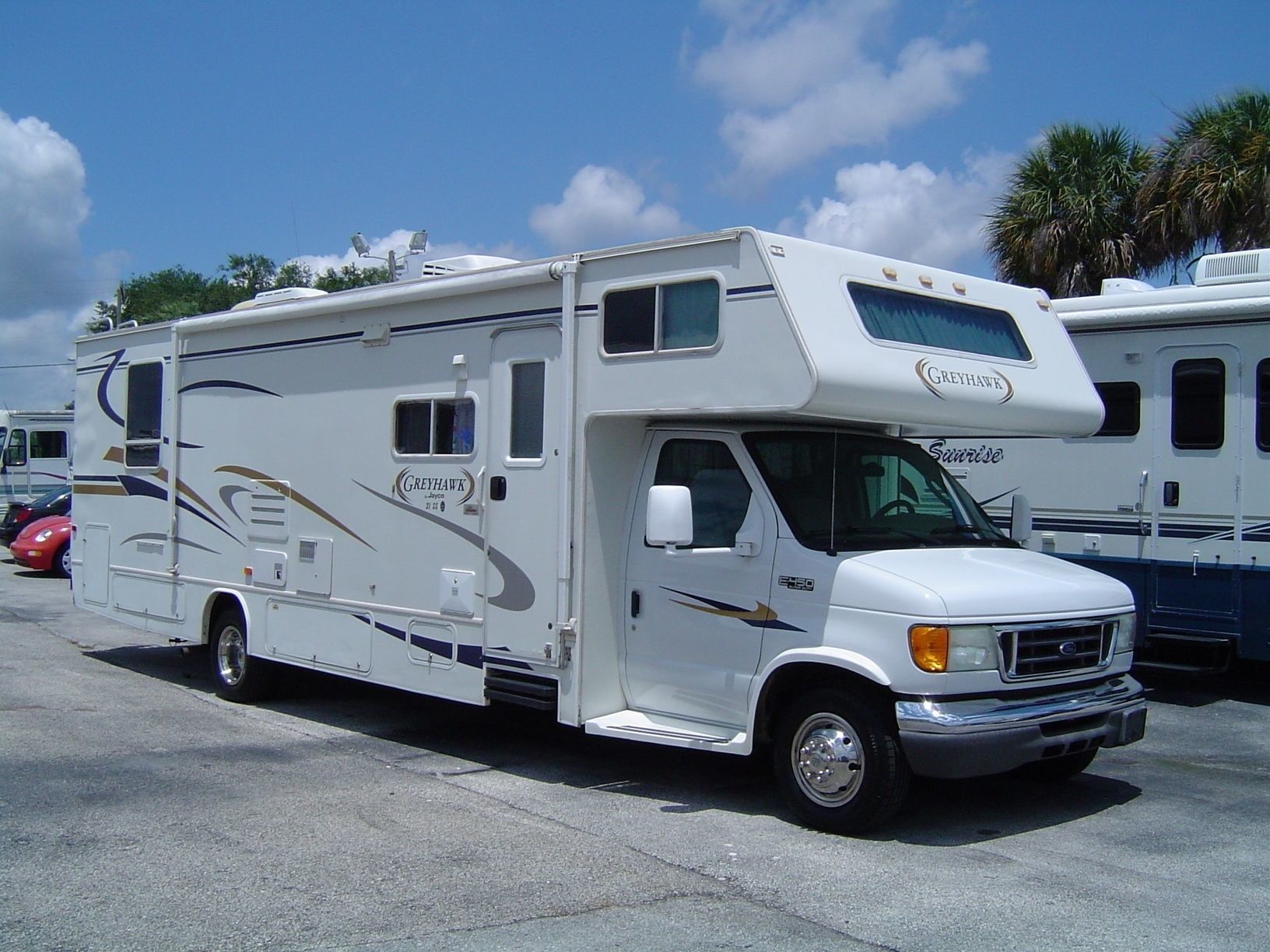 Photo 0 - 2005 Jayco Class C Motorhome rental photo 2